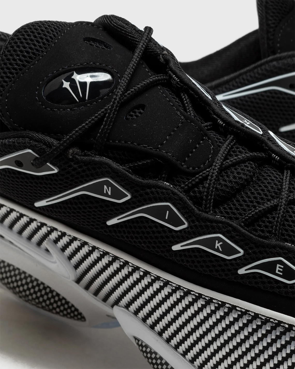 Nike NOCTA Glide 'Black/White' Sẽ Ra Mắt Vào Ngày 15 Tháng 9 - 6