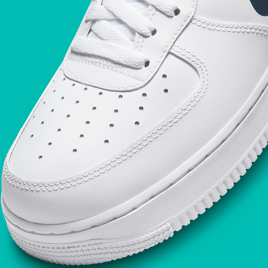 Nike phát hành Air Force 1 low với bốn biểu tượng swoosh - 9