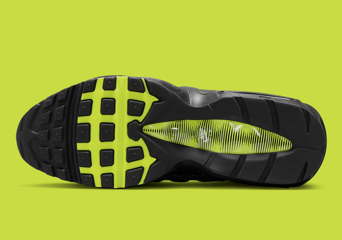 Nike phát hành mẫu Kiss My Airs mới cho  Air Max 95 - 5