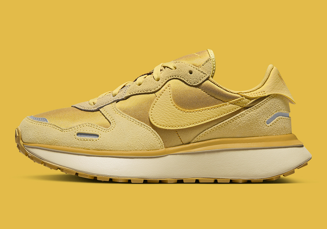 Nike Phoenix Waffle 'University Gold': Thiết kế mới lạ đầy bắt mắt - 1