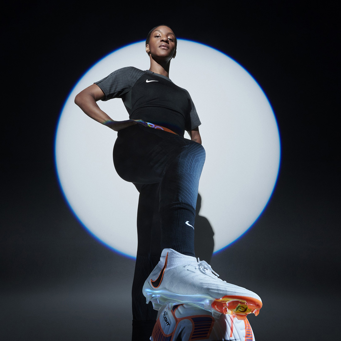 Nike ra mắt giày bóng đá nữ Phantom Luna Elite FG: Sự cách mạng cho sự phát triển của thể thao nữ - 14