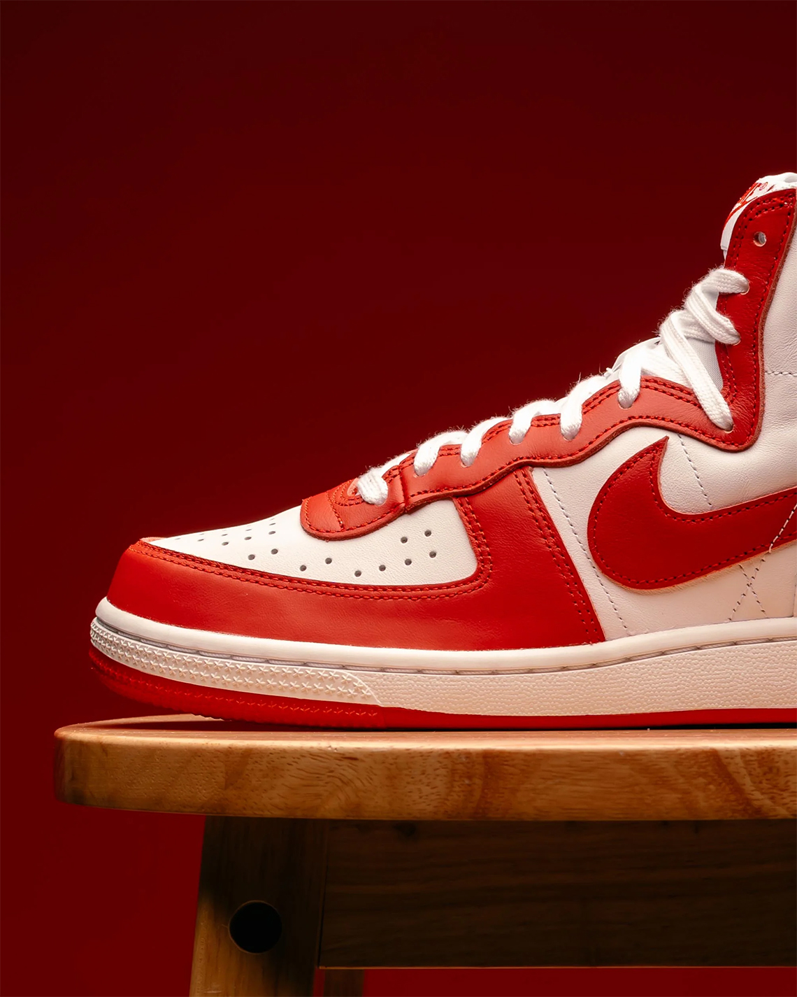 Nike ra mắt giày Terminator High White/University Red với thiết kế độc đáo và lịch sử trong làng bóng rổ - 4