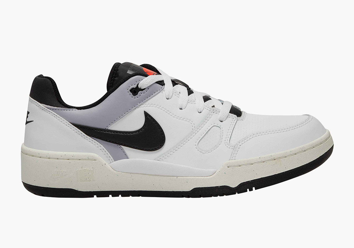 Nike ra mắt phiên bản mới Air Force III vào mùa lễ hội 2023 - 2