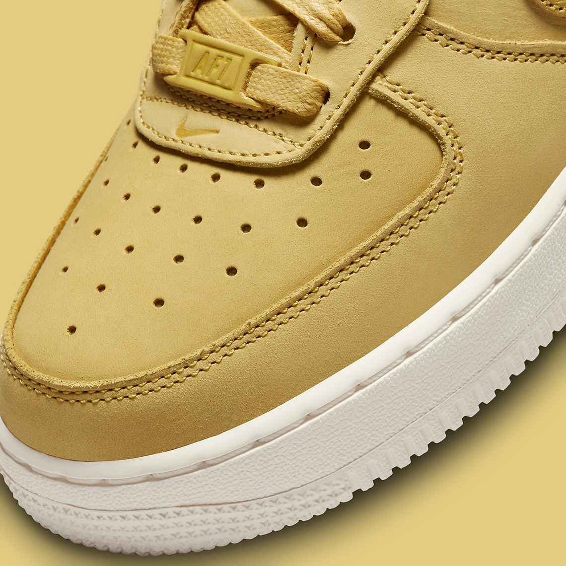 Nike's Premium Nubuck Air Force 1s xuất hiện với màu gold - 7