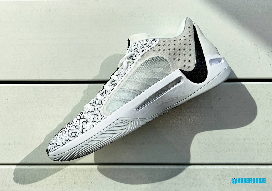 Nike Sabrina 1 'Magnetic' - Giày ký tên đầu tiên của Sabrina Ionescu sẽ làm say lòng giới yêu sneaker - 3