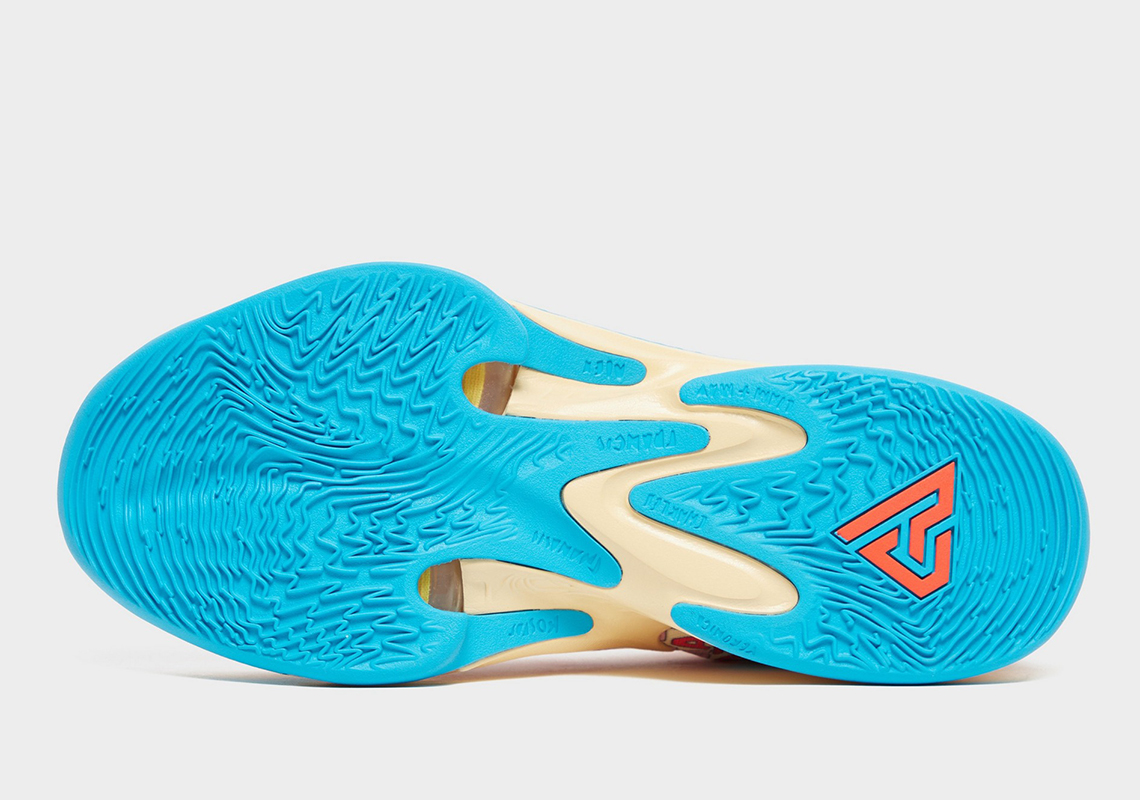 Nike sắp ra mắt phiên bản giày sneaker thể thao Nike Zoom Freak 4 Letter Bro với họa tiết chữ cái mới - 5