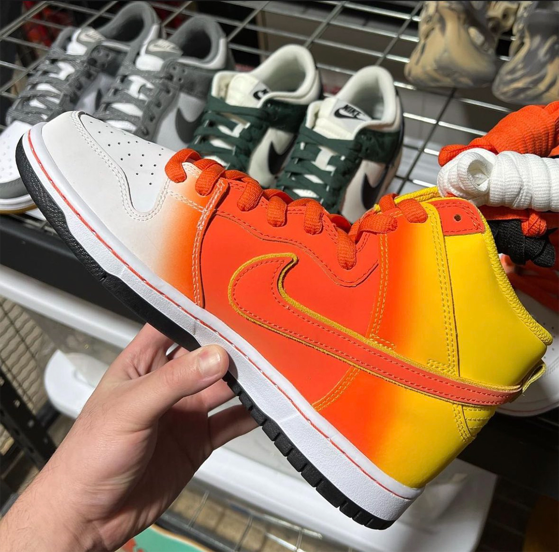Nike SB Dunk High 'Sweet Tooth' - Màu sắc lấy cảm hứng từ kẹo candy corn! - 12