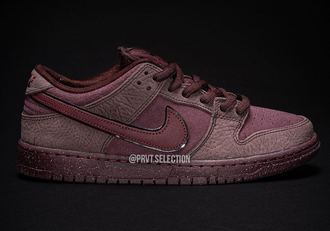 Nike SB Dunk Low 'Valentine's Day 2024' Sẽ Ra Mắt Trong Sự Kiện Tết - 1