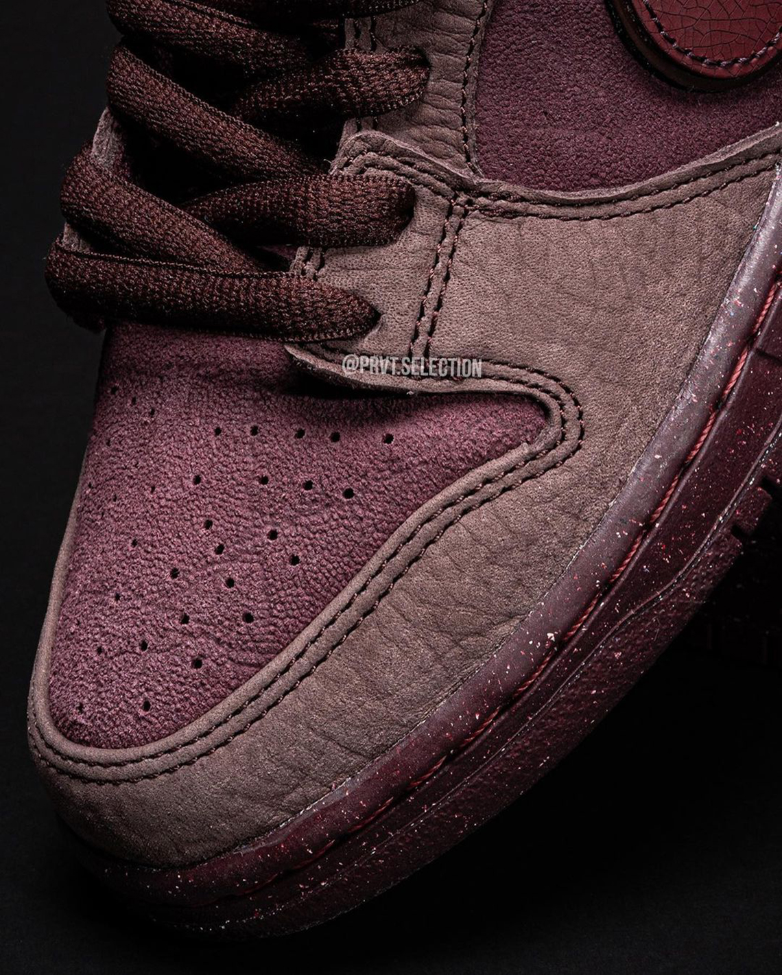 Nike SB Dunk Low 'Valentine's Day 2024' Sẽ Ra Mắt Trong Sự Kiện Tết - 8