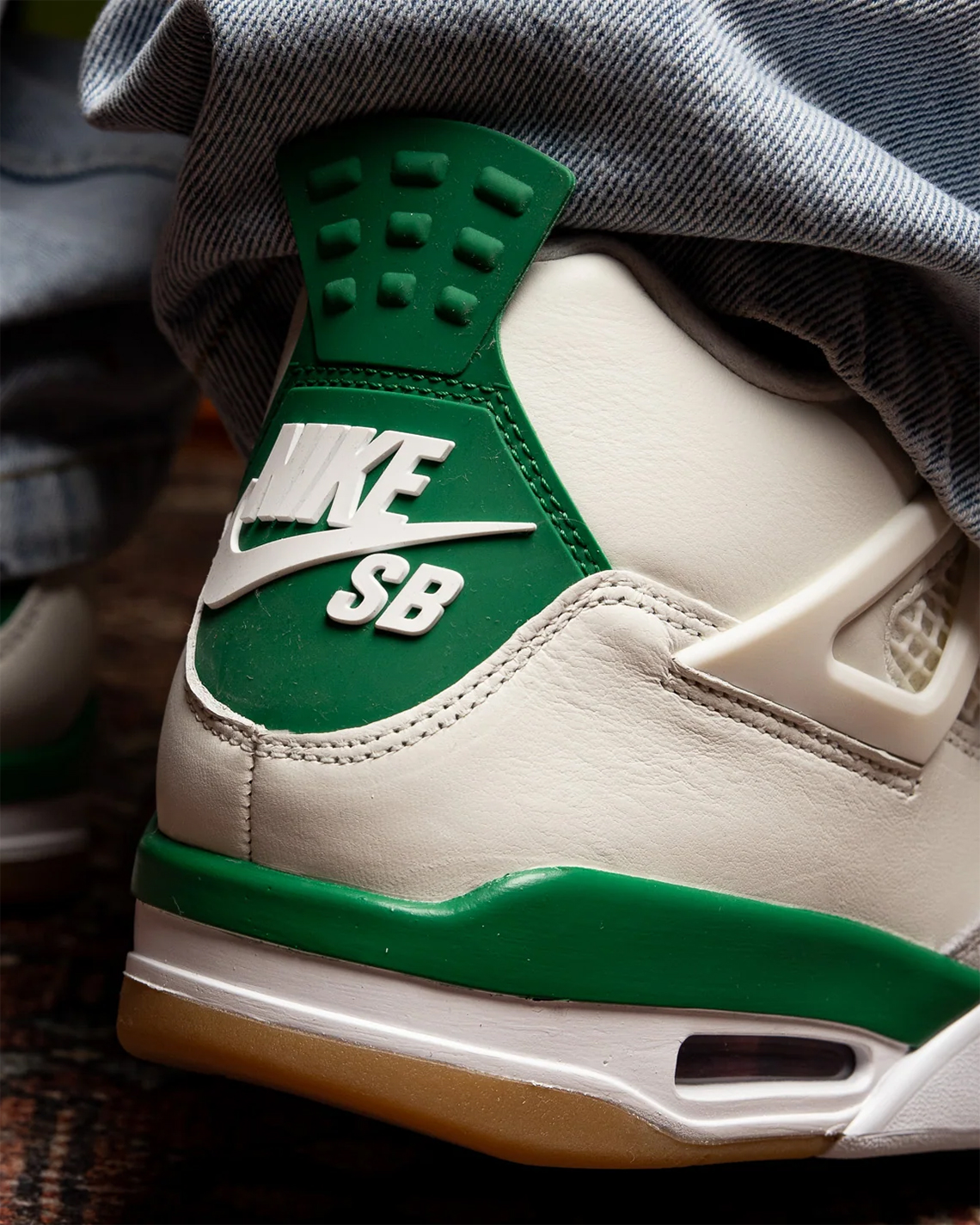 Nike SB x Air Jordan 4 Pine Green sẽ phát hành lại vào ngày mai - 3