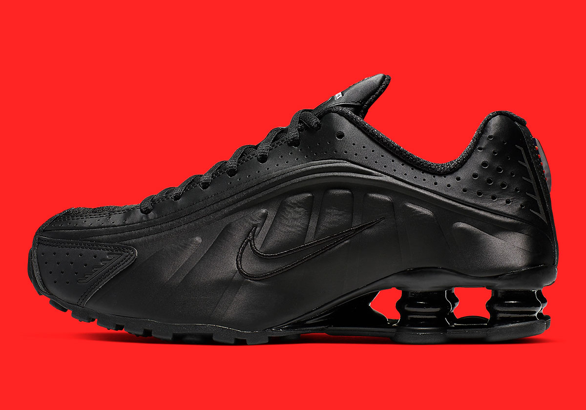 Nike Shox R4 'Tonal Black' Sẽ Lại Khoác Lên Mình Một Lần Nữa - 2
