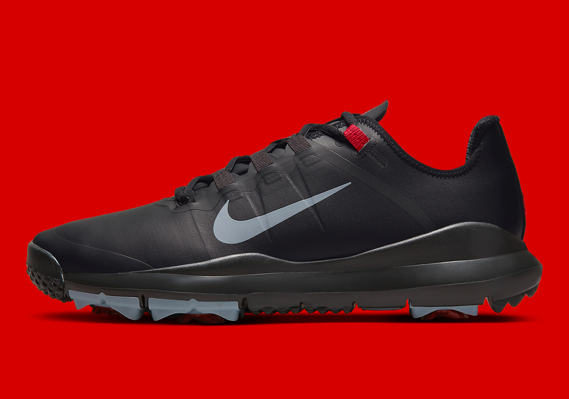 Nike tái phát hành giày TW '13 Black/Varsity Red của Tiger Woods sau 10 năm - 2