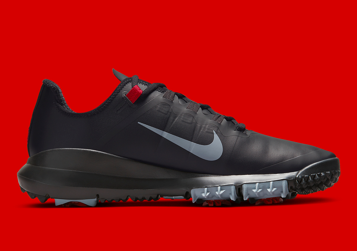 Nike tái phát hành giày TW '13 Black/Varsity Red của Tiger Woods sau 10 năm - 3