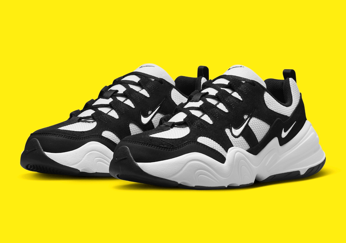 Nike Tech Hera: Hiện Đại và Độc Đáo với Phối Màu Black/White - 1