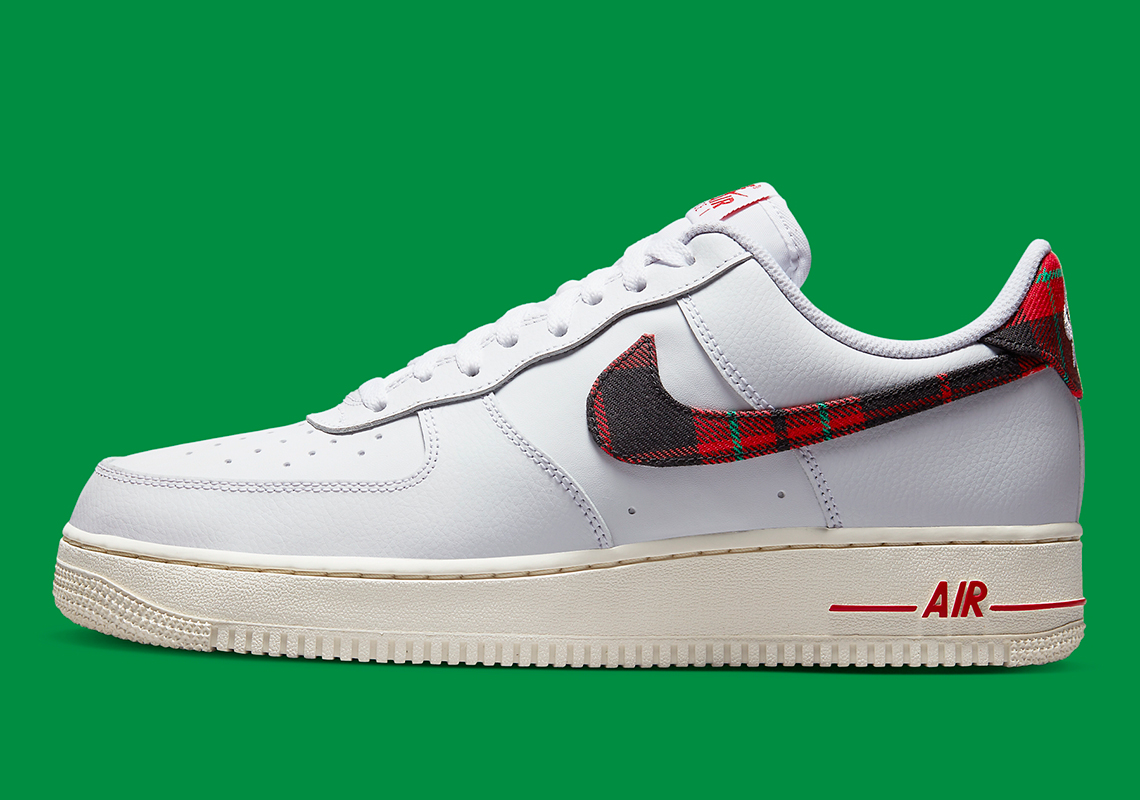 Nike thêm các điểm nhấn tartan kẻ sọc trễn mẫu giày sneaker Nike Air Force 1 Low Plaid - 3