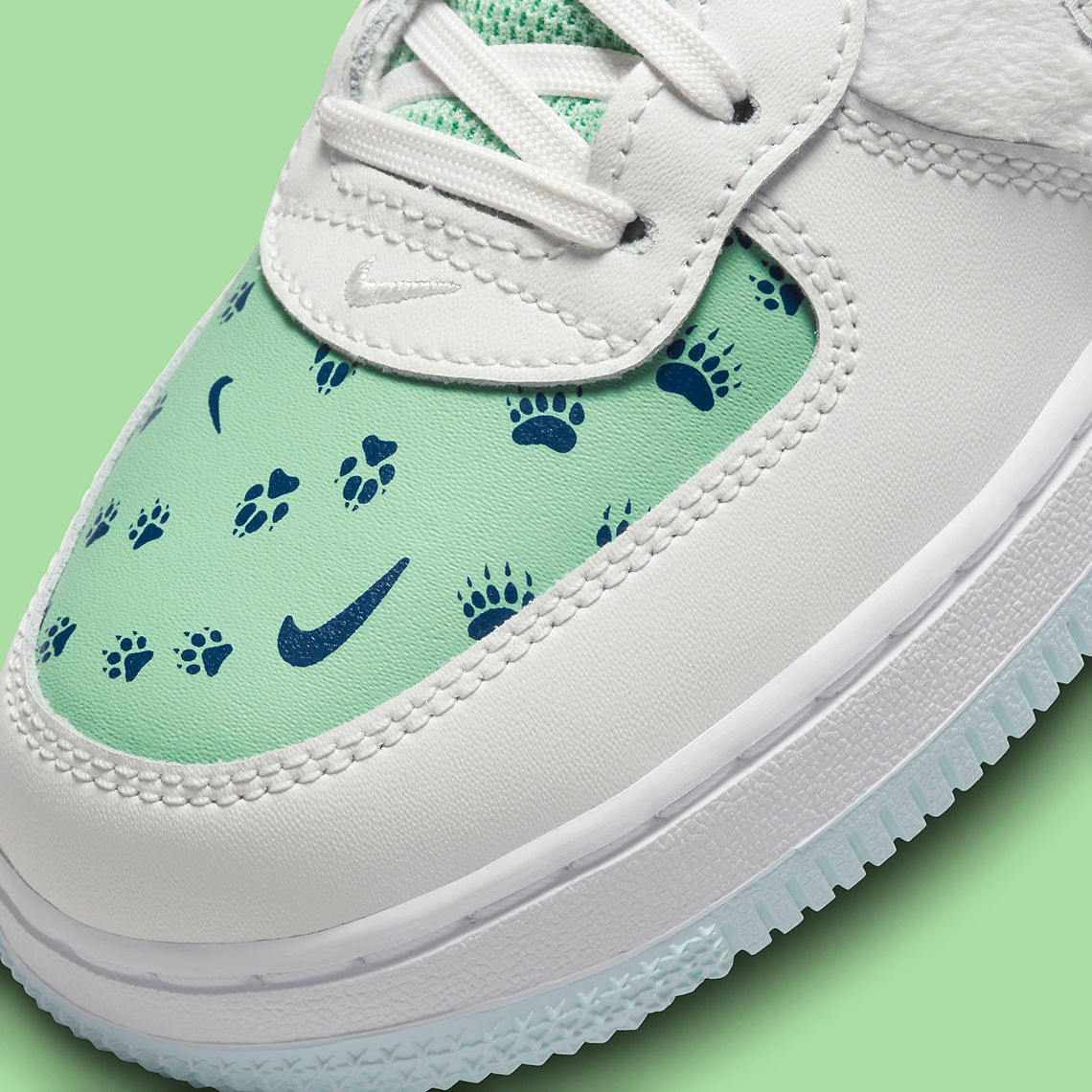 Nike thêm dấu chân gấu cho mẫu giày sneaker Nike Air Force 1 Low cho trẻ em - 8