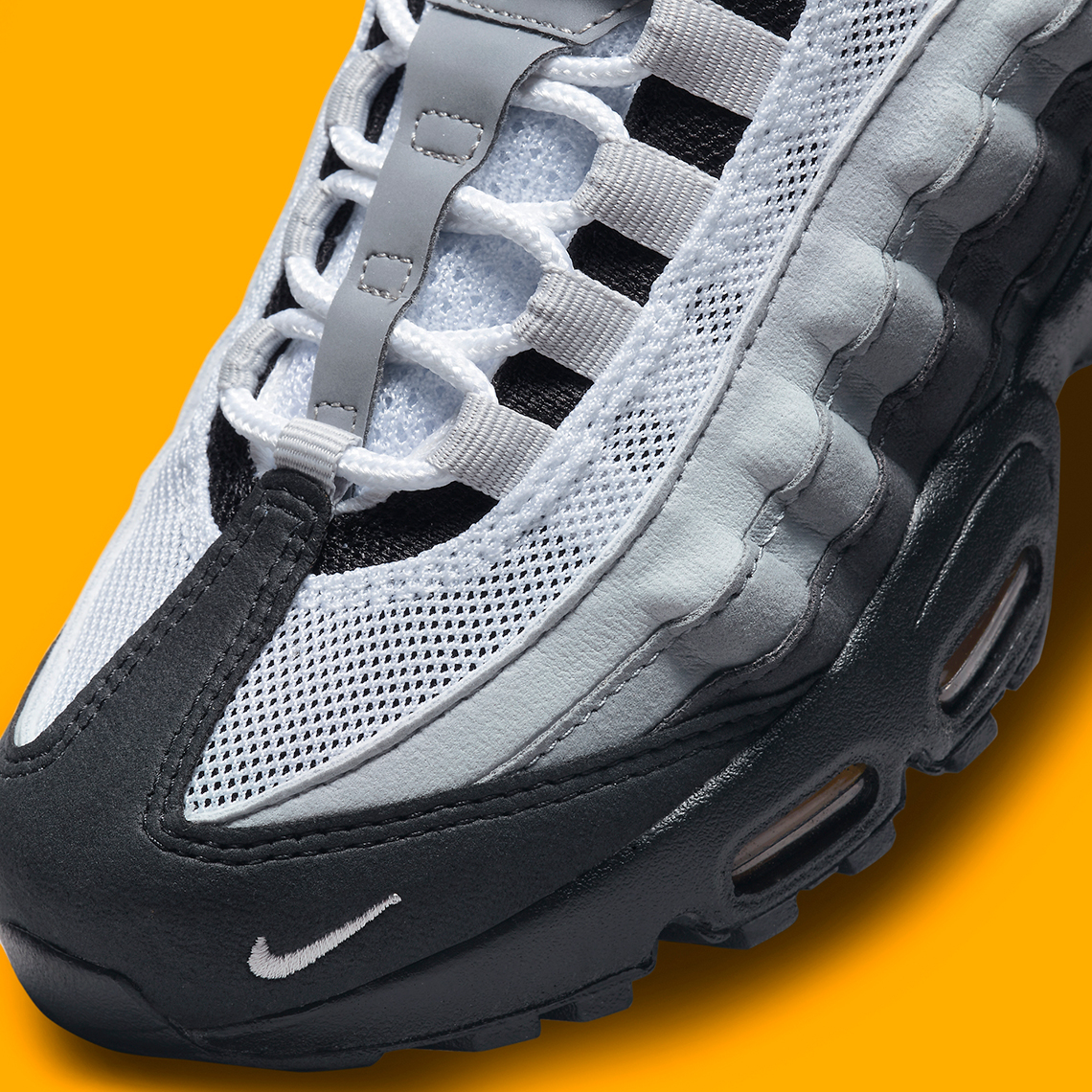 Nike thêm một vòng xoắn mini-swoosh cho Nike Air Max 95 GS Black Grey - 7