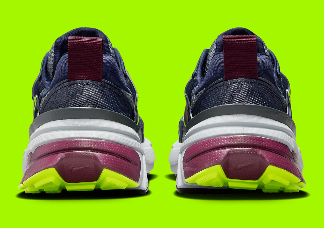 Nike V2K Run Obsidian/Burgundy: Giày Chạy Màu Sắc Đậm Cho Buổi Tối - 4