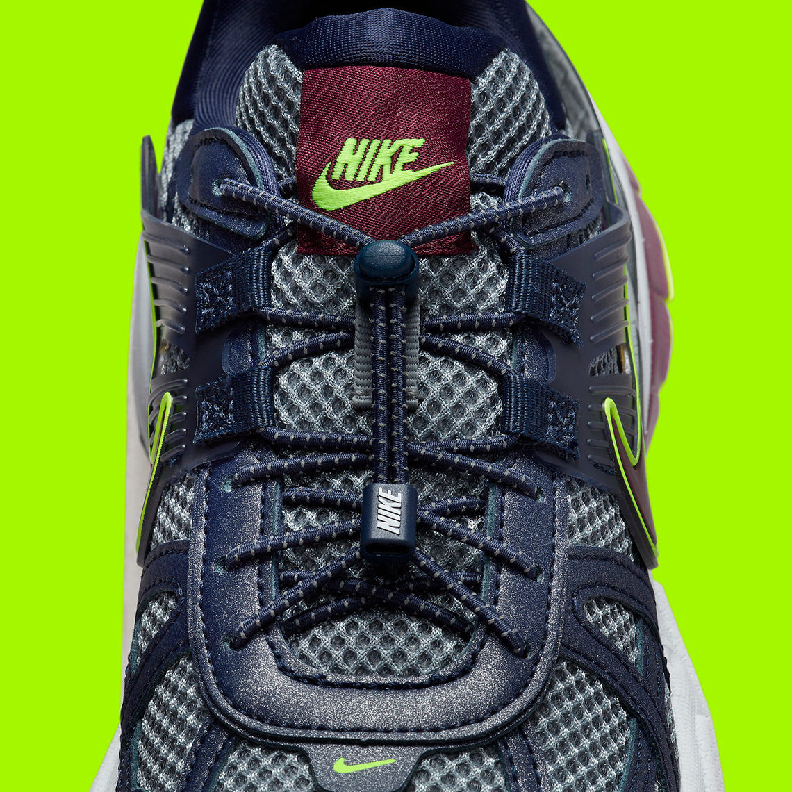 Nike V2K Run Obsidian/Burgundy: Giày Chạy Màu Sắc Đậm Cho Buổi Tối - 7