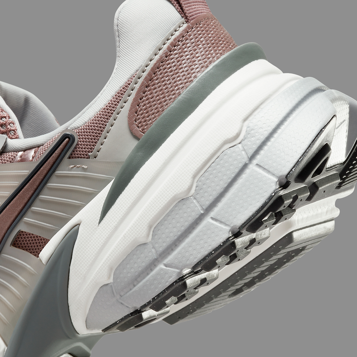 Nike V2K Run Plum Eclipse: Siêu Phẩm Nữ Độc Quyền Sắp Ra Mắt! - 14