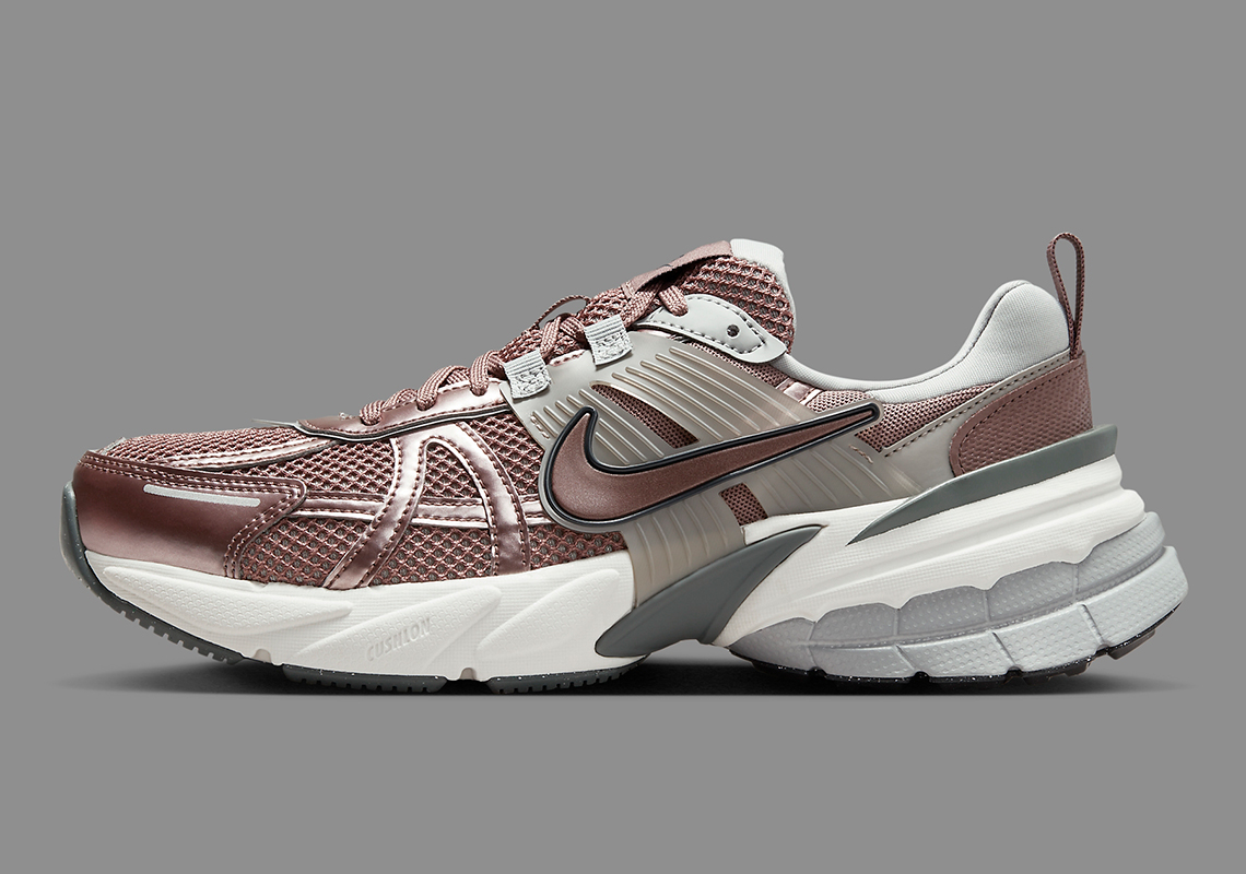 Nike V2K Run Plum Eclipse: Siêu Phẩm Nữ Độc Quyền Sắp Ra Mắt! - 2