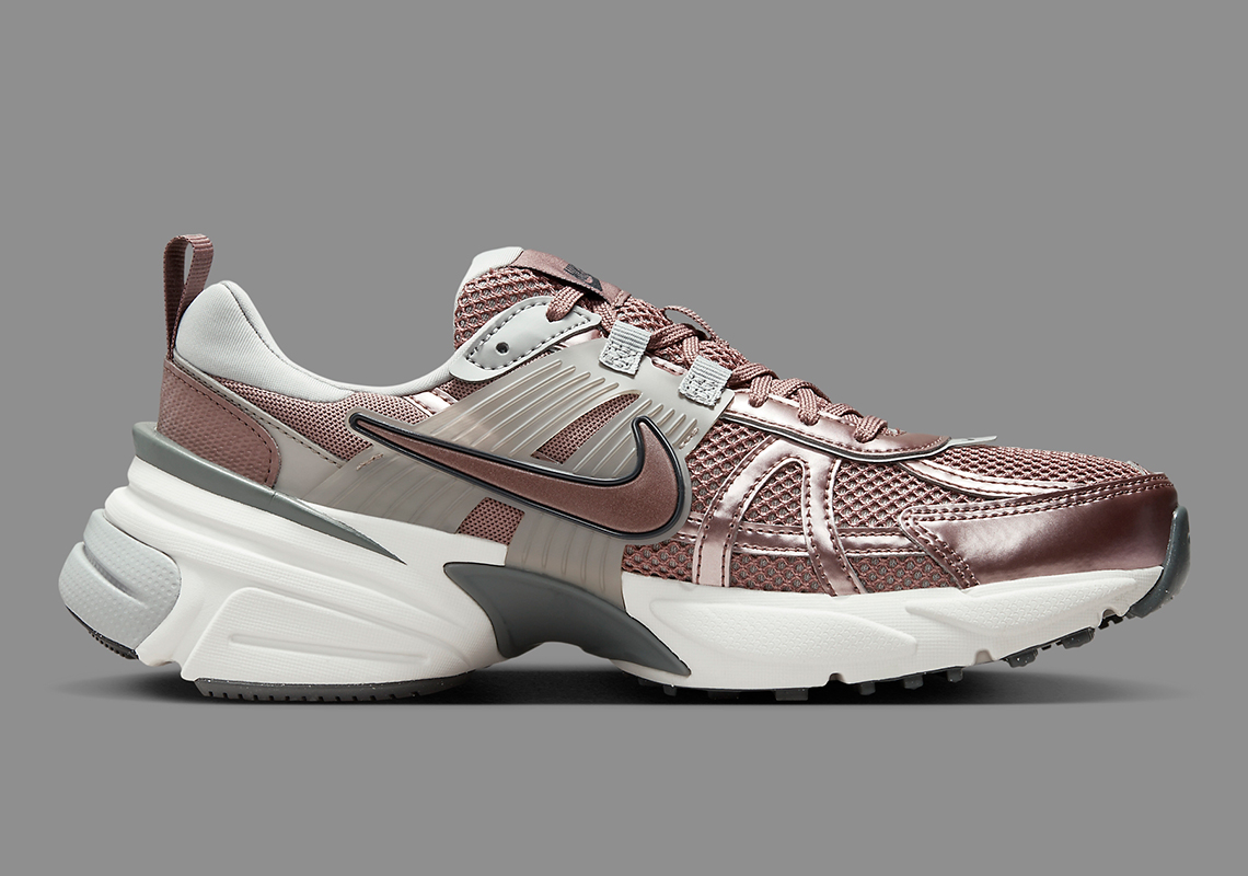 Nike V2K Run Plum Eclipse: Siêu Phẩm Nữ Độc Quyền Sắp Ra Mắt! - 3