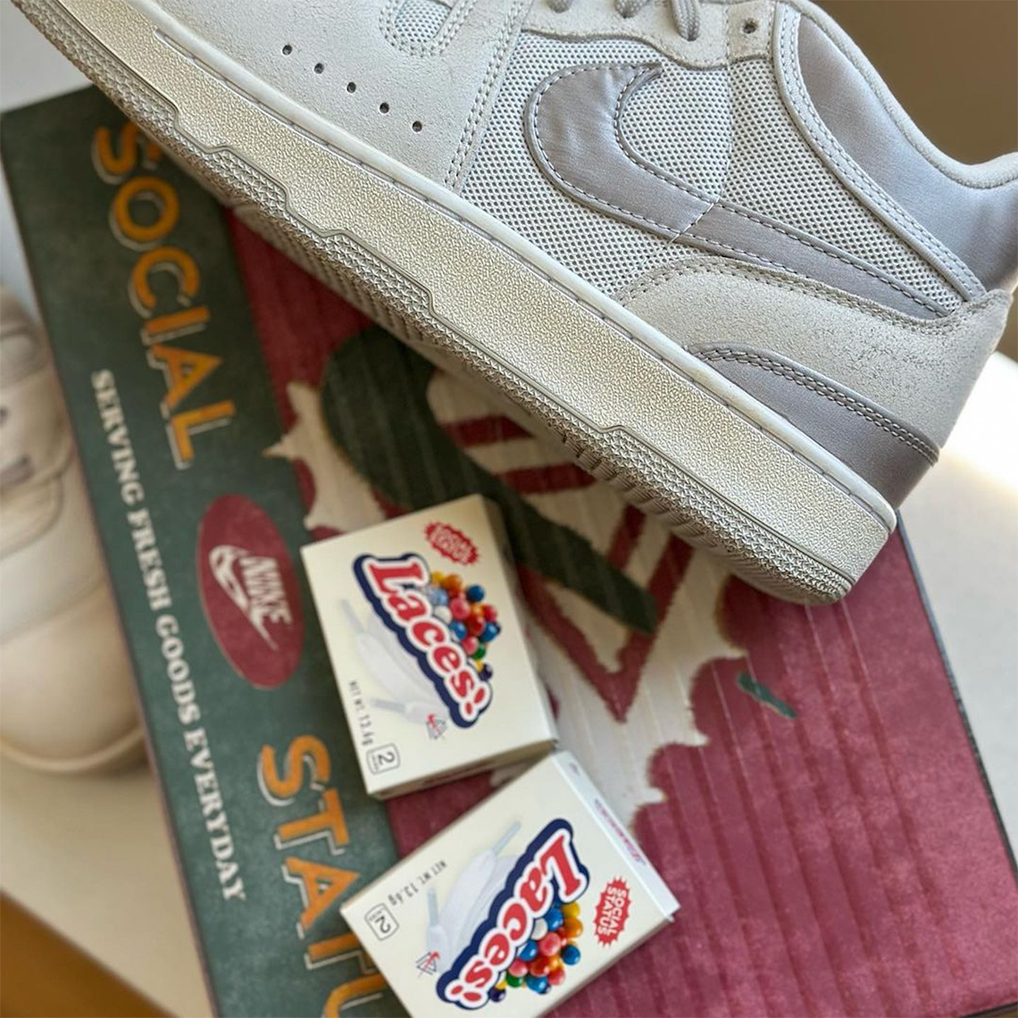 Nike và Social Status Hợp tác: Phiên bản Màu Bạc/Grey Đầy Bí Ẩn sắp ra mắt - 4