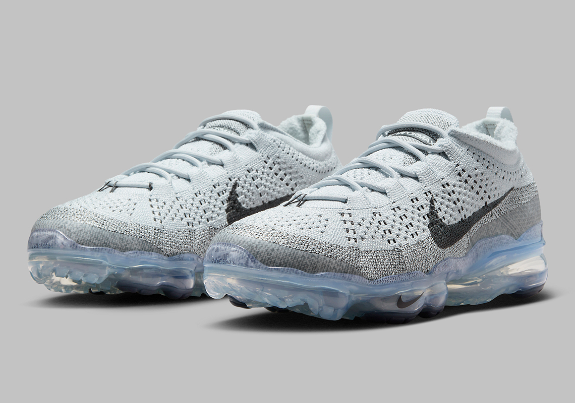 Nike Vapormax 2023 Flyknit lộ diện với màu sắc nhắc nhở về bánh Oreo