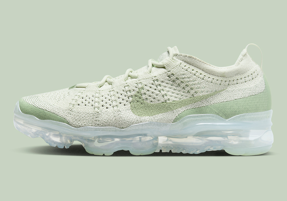 Nike Vapormax 2023 Flyknit Màu Enamel Green: Sự Kết Hợp Mới Lạ Của Sự Thể Thao Và Thời Trang - 2