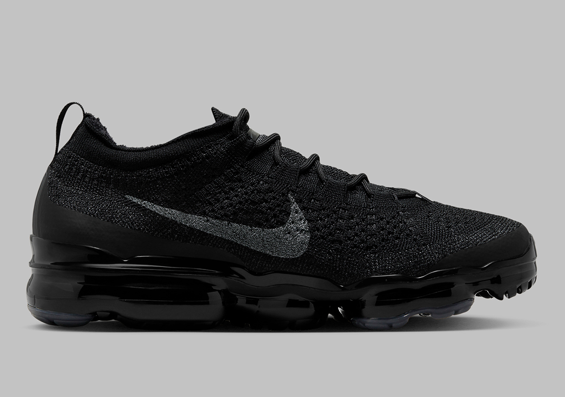 Nike Vapormax 2023 Flyknit Triple Black: Sự Trở Lại Của Một Biểu Tượng - 3