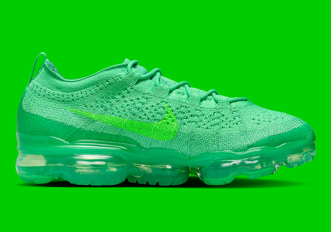 Nike Vapormax Flyknit 2023: Sắc Xanh Độc Đáo Cho Mùa Xuân 2024 - 10