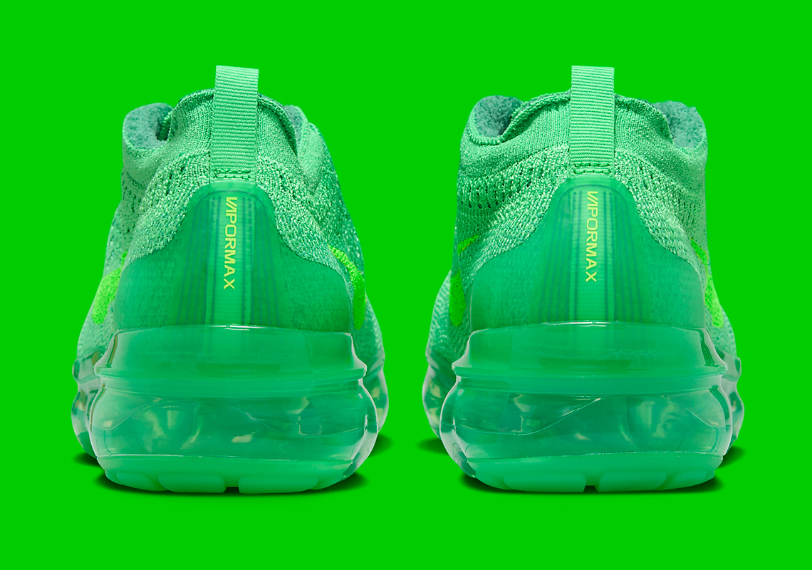 Nike Vapormax Flyknit 2023: Sắc Xanh Độc Đáo Cho Mùa Xuân 2024 - 11