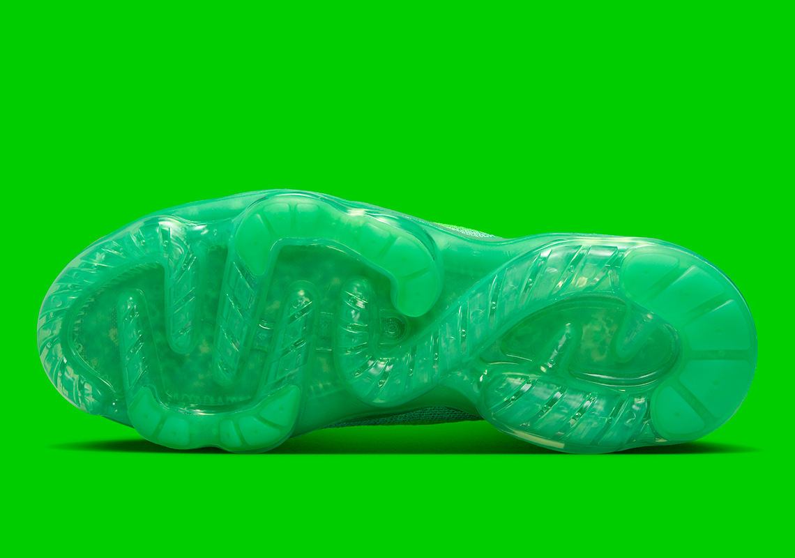 Nike Vapormax Flyknit 2023: Sắc Xanh Độc Đáo Cho Mùa Xuân 2024 - 12