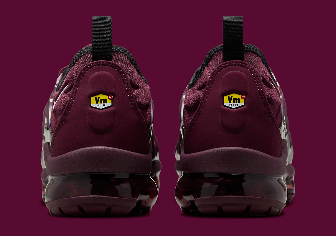 Nike Vapormax Plus Burgundy: Sự kết hợp tinh tế của giày thể thao và rượu vang - 5
