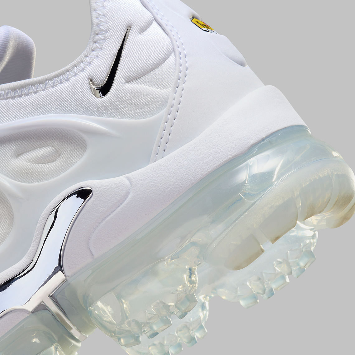 Nike VaporMax Plus Trắng Sáng: Xem Mẫu Mới! - 8