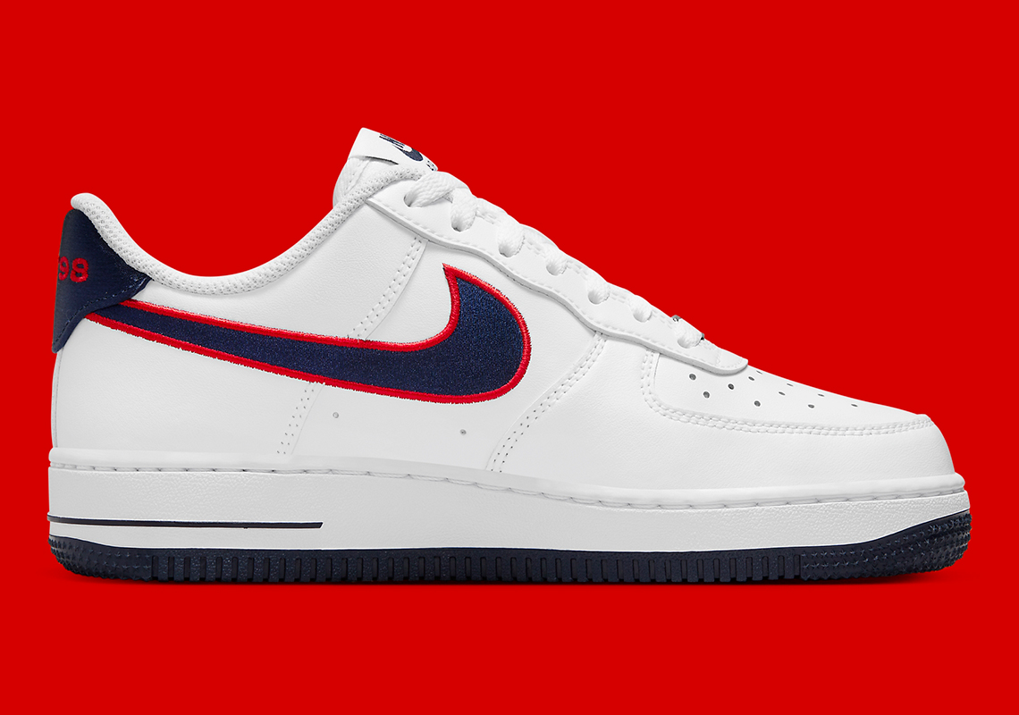 Nike vinh danh kỷ niệm đội bóng đầu tiên của WNBA với phiên bản Air Force 1 Houston Comets Four-Peat - 4
