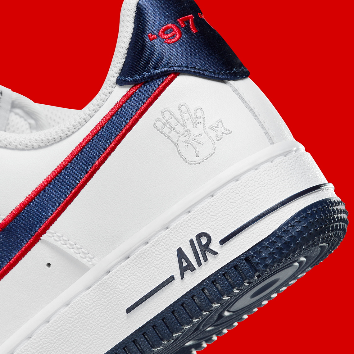 Nike vinh danh kỷ niệm đội bóng đầu tiên của WNBA với phiên bản Air Force 1 Houston Comets Four-Peat - 9