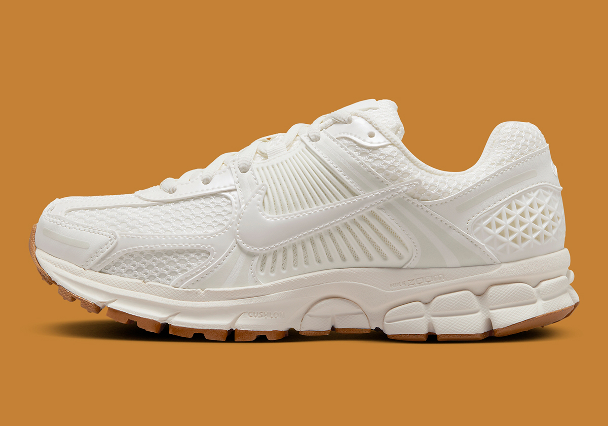 Nike Vomero 5 'White/Gum': Sự Kết Hợp Tươi Mới Cho Mùa Hè 2024 - 2