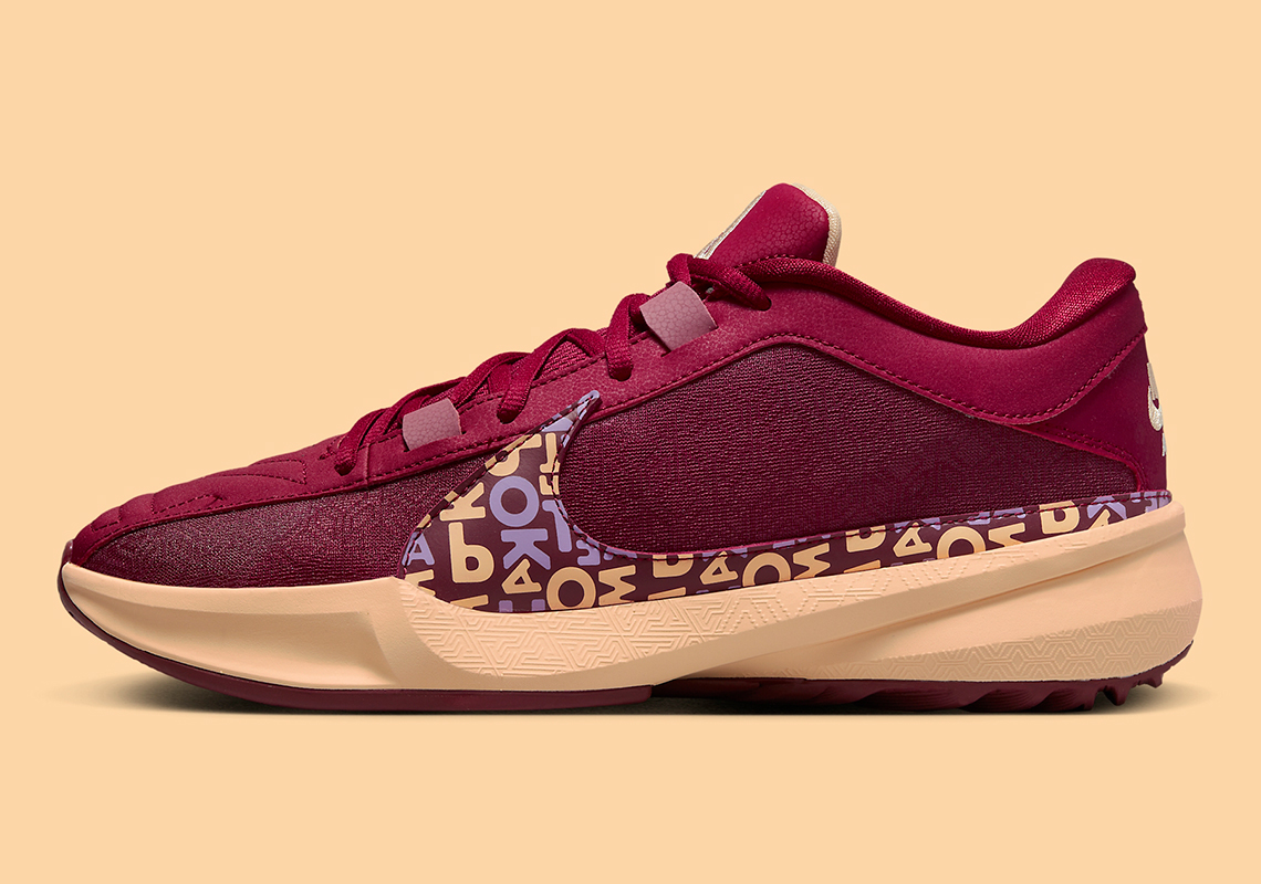 Nike Zoom Freak 5 Alphabet: Sự Kết Hợp Màu Sắc Độc Đáo! - 2