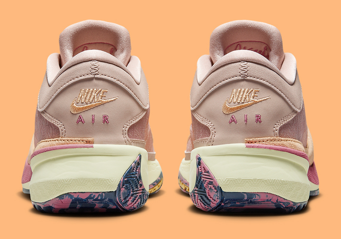 Nike Zoom Freak 5 Fossil Stone: Đôi Giày Độc Đáo Cho Người Hâm Mộ - 5