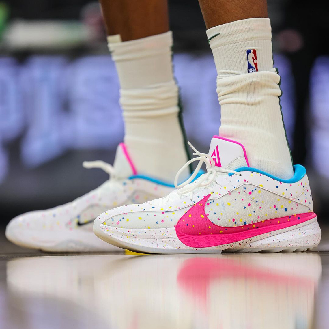 Nike Zoom Freak 5 Funfetti PE: Mừng Sinh Nhật Gia Đình cùng Giannis Antetokounmpo! - 4