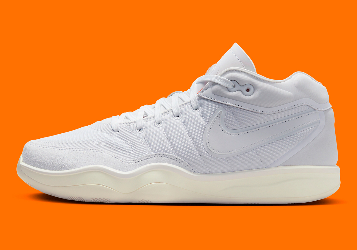 Nike Zoom GT Hustle 2 'White/Sail/Total Orange': Mẫu giày mới đầy lôi cuốn - 2