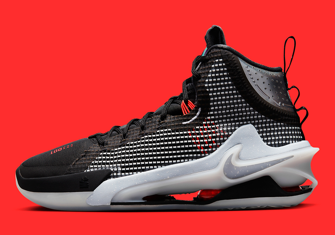 Nike Zoom GT Jump xuất hiện trở lại với màu đen và đỏ mặt trời - 2