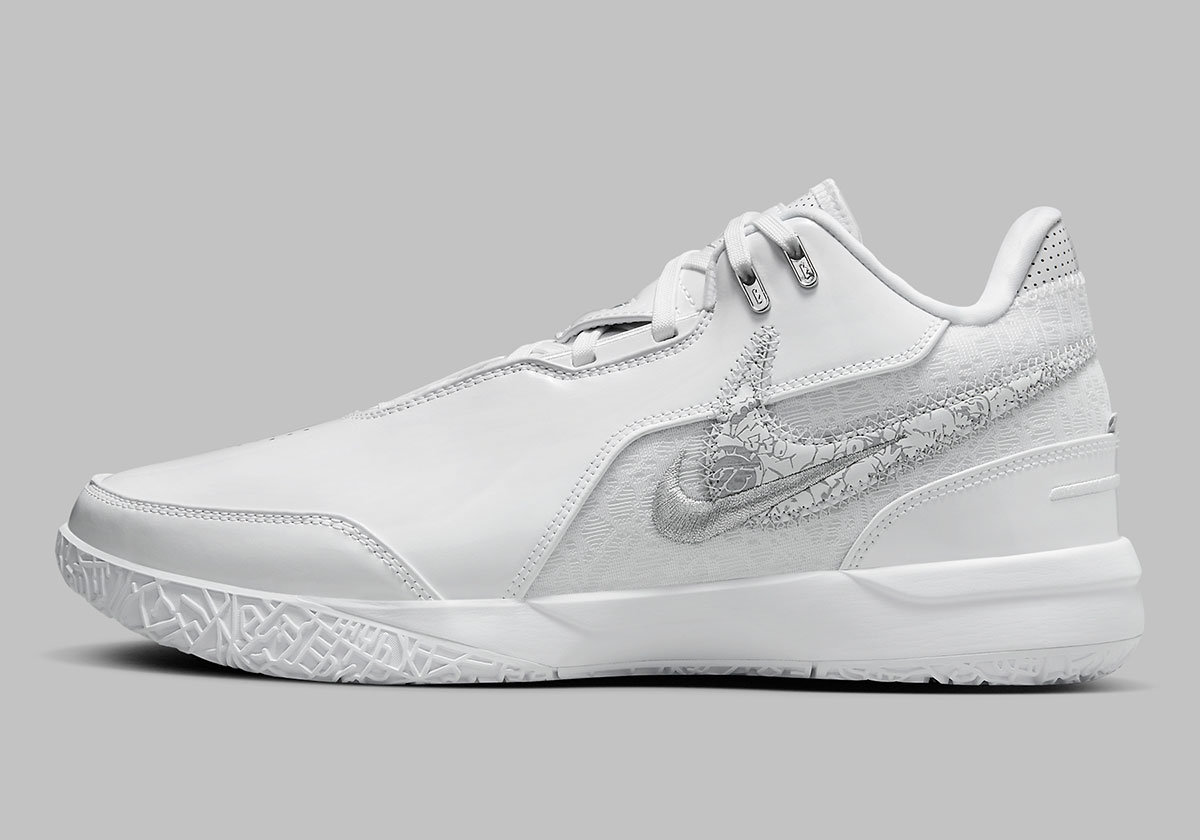 Nike Zoom LeBron NXXT Gen AMPD 'Trắng/Bạc': Công Nghệ Tiên Tiến! - 2