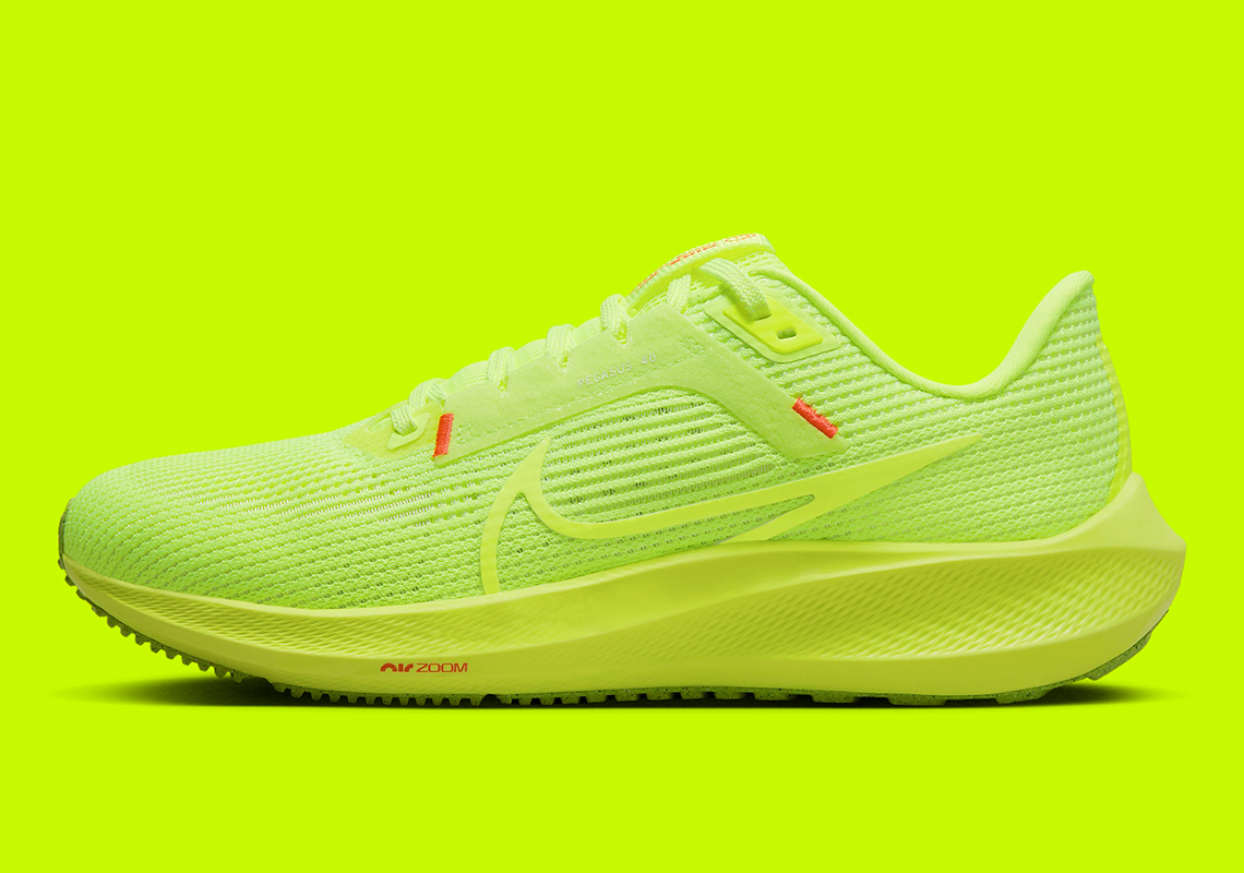 Nike Zoom Pegasus 40 Grinch: Màu xanh neon nổi bật trên thiết kế mới - 2