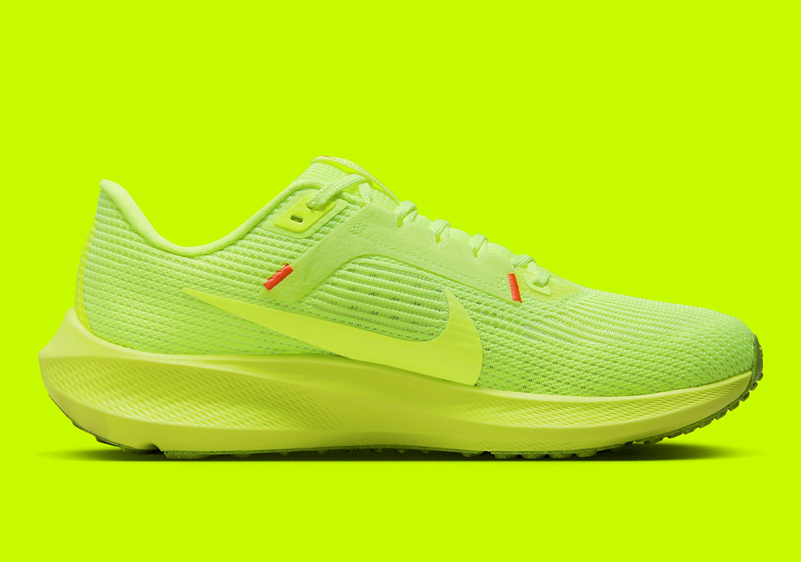 Nike Zoom Pegasus 40 Grinch: Màu xanh neon nổi bật trên thiết kế mới - 3