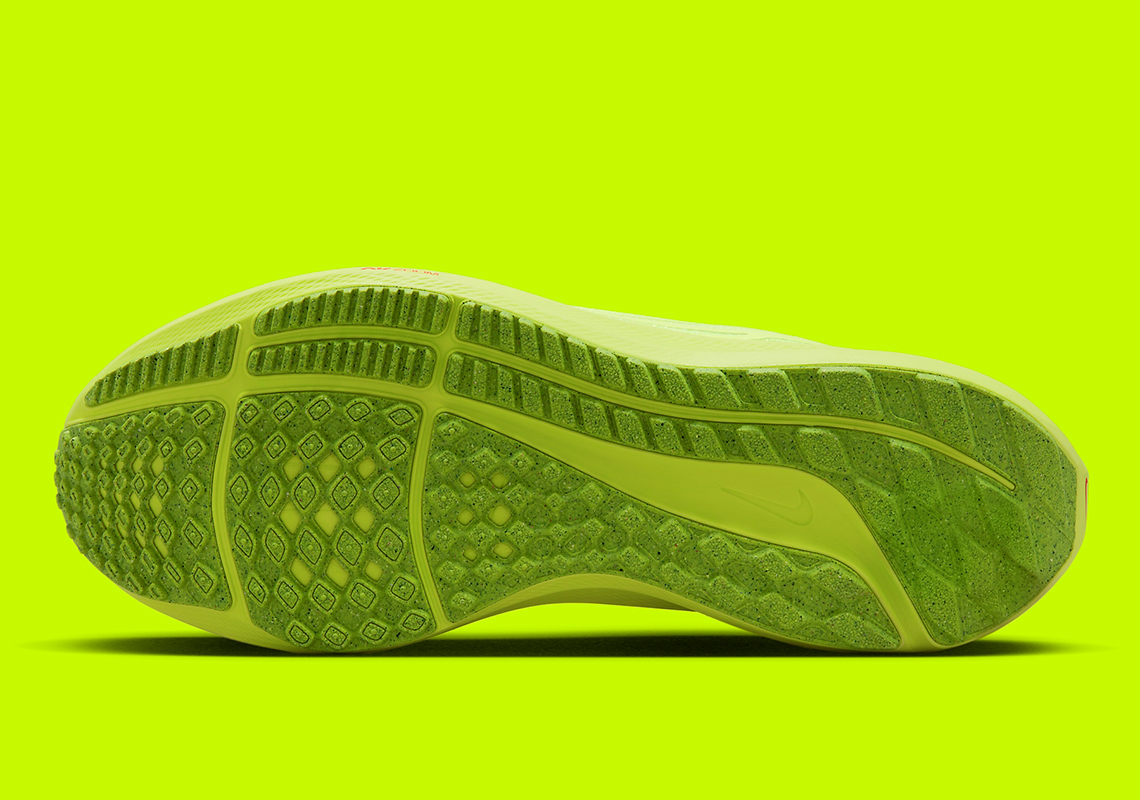 Nike Zoom Pegasus 40 Grinch: Màu xanh neon nổi bật trên thiết kế mới - 5