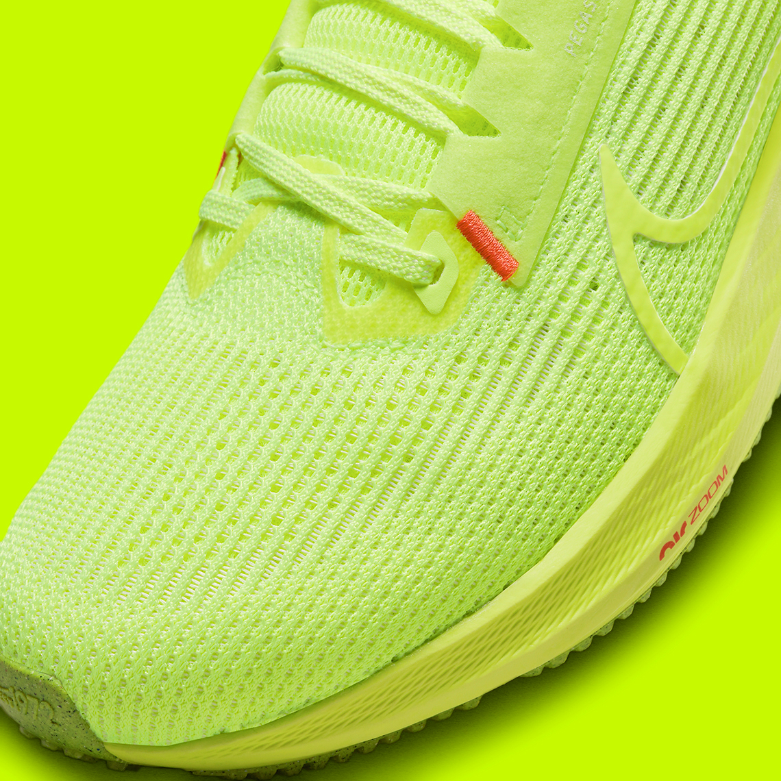 Nike Zoom Pegasus 40 Grinch: Màu xanh neon nổi bật trên thiết kế mới - 7