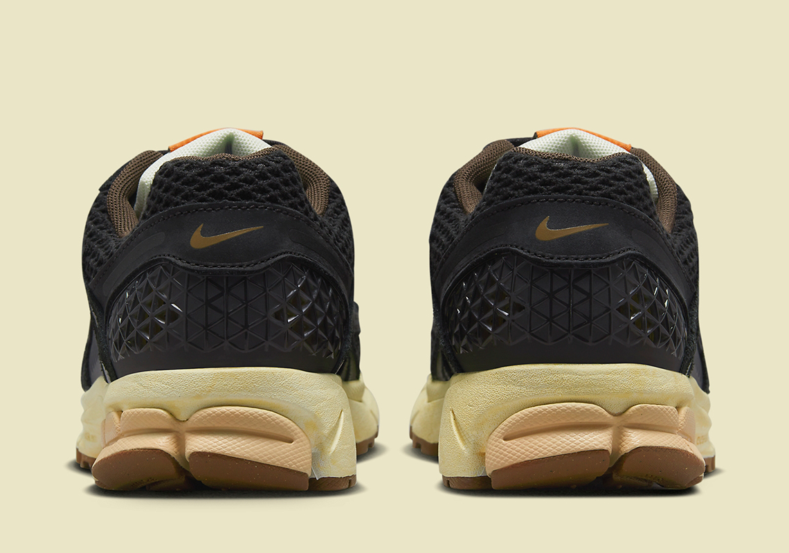 Nike Zoom Vomero 5 hạ cánh trong Đen/Nước cốt dừa - 5