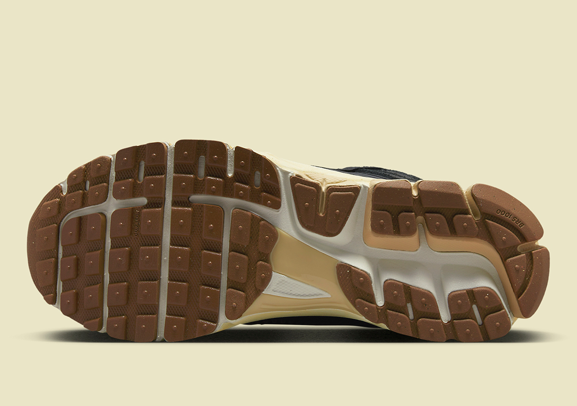 Nike Zoom Vomero 5 hạ cánh trong Đen/Nước cốt dừa - 6